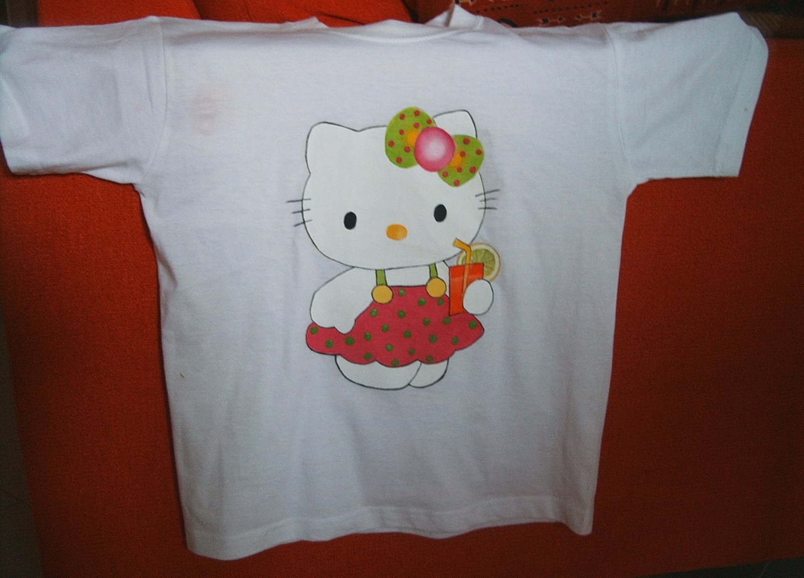 [Hello+Kitty+T-shirt.JPG]