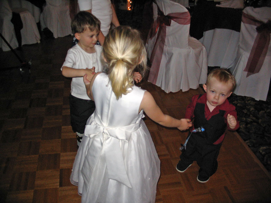 [three-kids-dance.jpg]