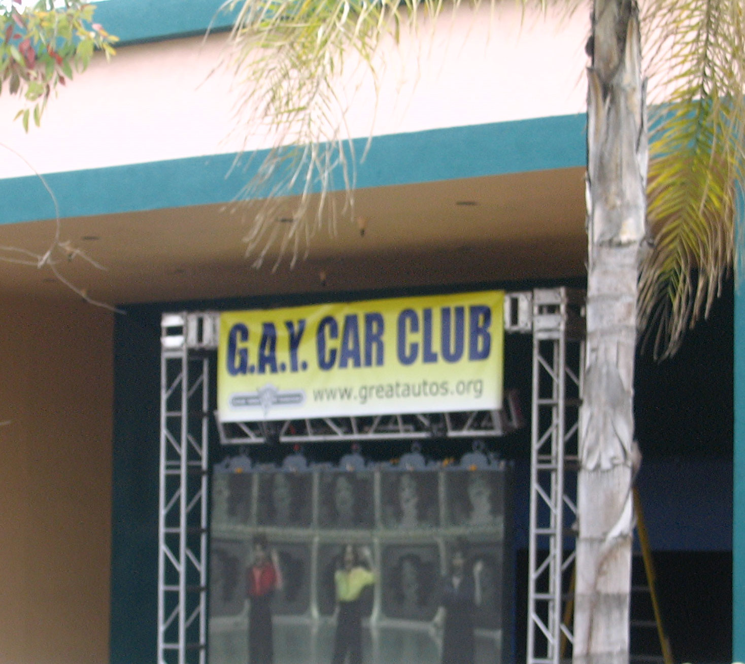 [gay-car-club.jpg]