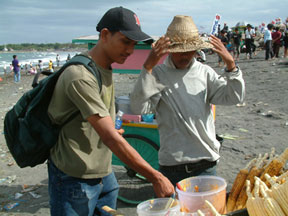 [Sanur-Bali-beach-vendor.jpg]