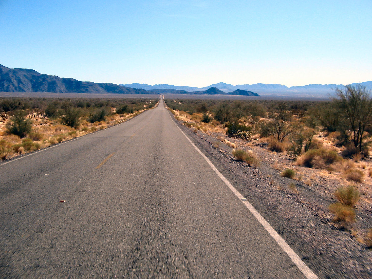 [desert+road.jpg]