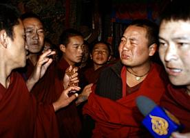 [monges+Lhasa.jpg]