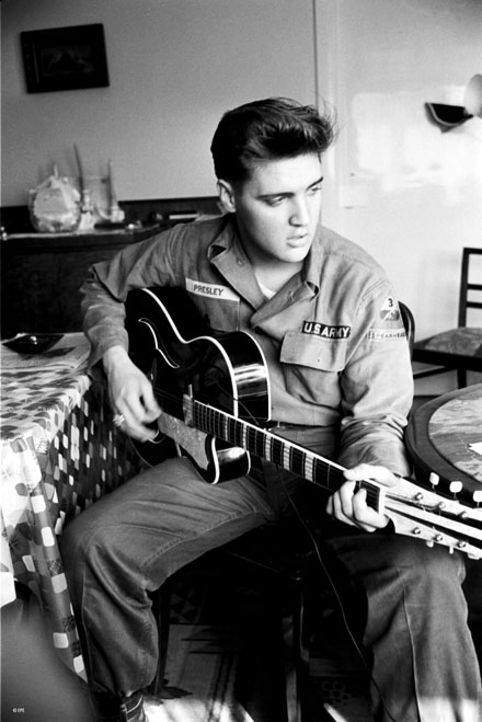 [Elvis-Presley-sb02.jpg]