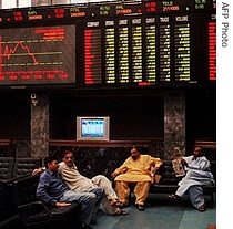 [afp_pakistan_karachi_stock_exchange_17mar08_210.jpg]