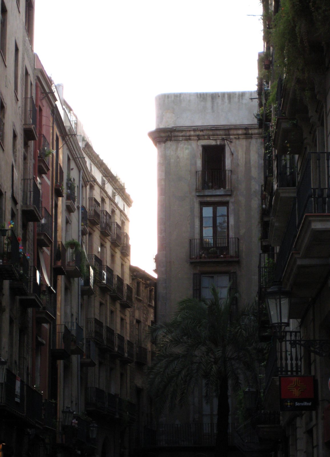 [Sunlight+Buildings+Barcelona.jpg]