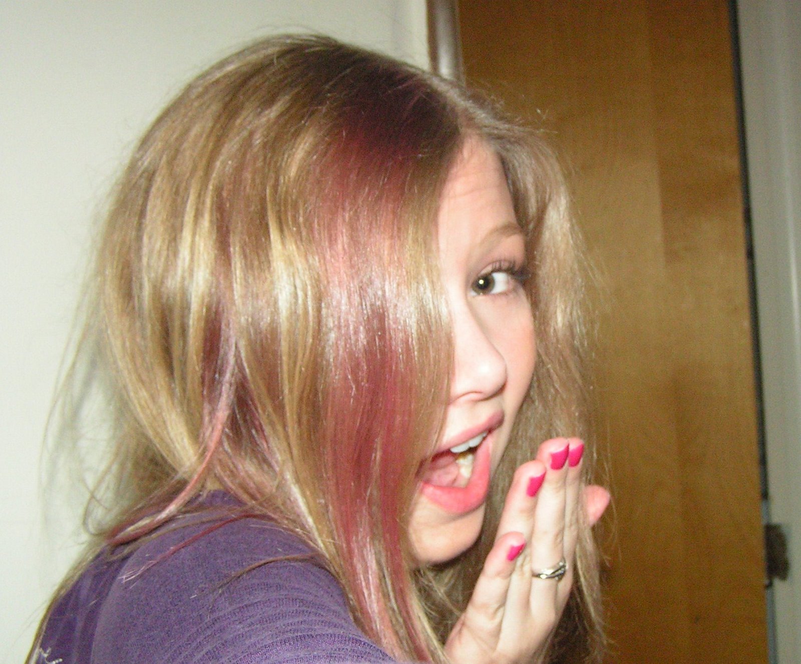 [uh-oh!+pink+hair!.JPG]