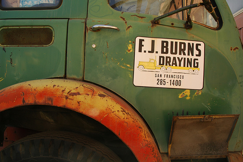 [44_FJ+Burns+Drayage_green+truck.jpg]