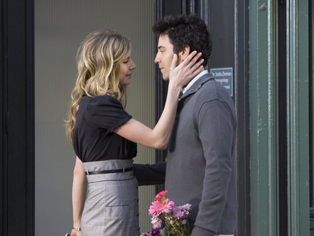 How I Met Your Mother - Sarah Chalke as Stella and Josh Radner as Ted Mosby