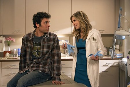 How I Met Your Mother - Josh Radner as Ted Mosby and Sarah Chalke as Stella