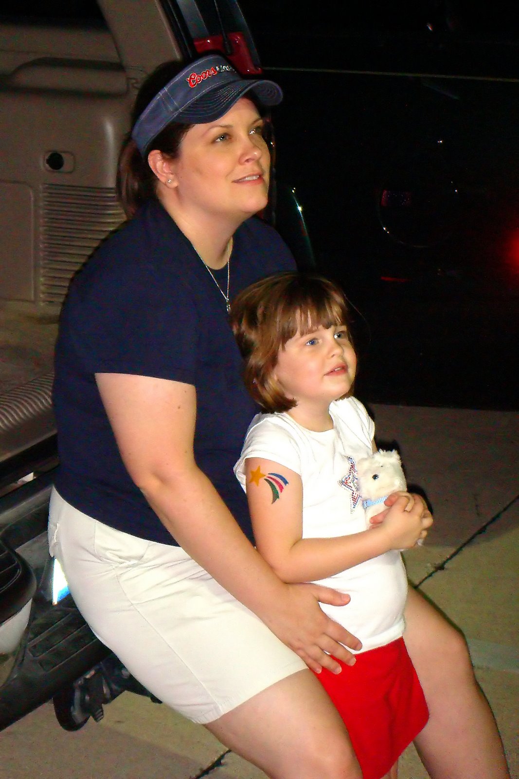 [Natalia+&+Mommy+watching+fireworks_filtered.jpg]