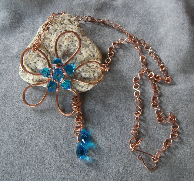 [copper_flower_necklace2.jpg]
