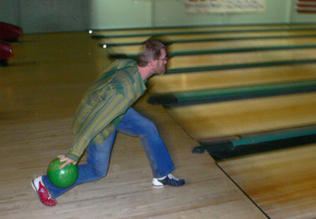 [bowling.03.jpg]