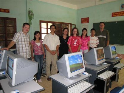 [Vietnam+Computer+lab.bmp]