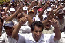 [PERU-Workers+protest.jpg]