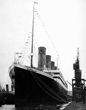 [300px-Titanic_southhampton.jpg]