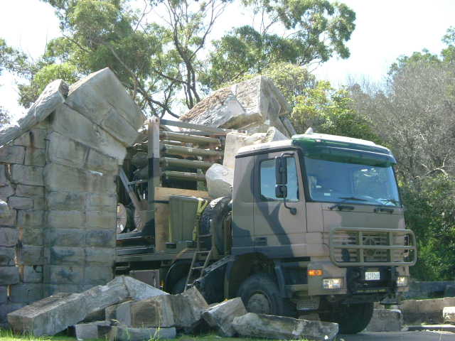 [North+Head.Army+truck.29.04.07.C.JPG]