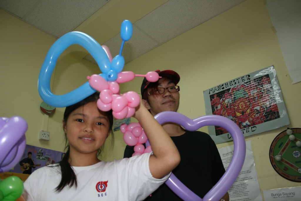 [me+and+my+talented+balloon+student.jpg]