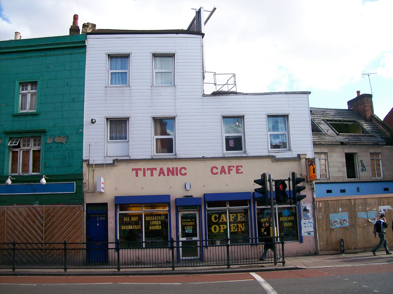 [Titanic+Cafe.jpg]