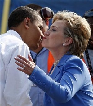 [obama+kiss.jpg]
