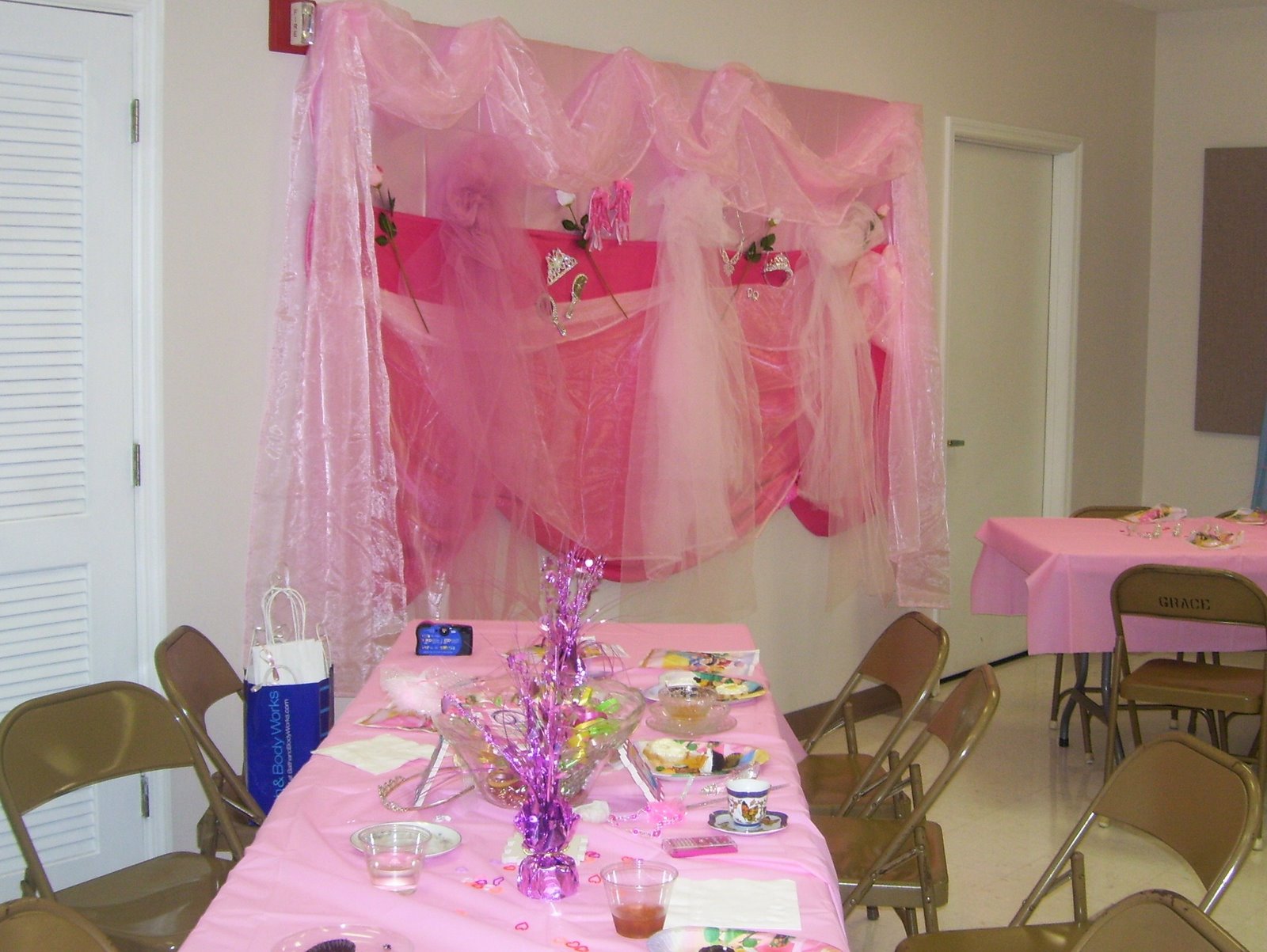[pink+decorations+tea+party.jpg]