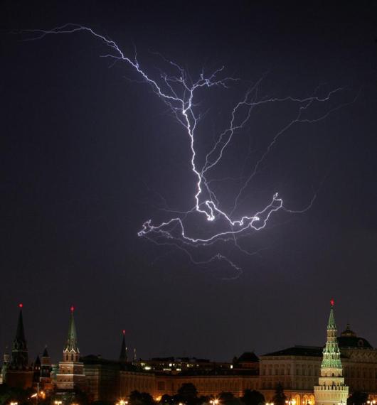 [tormenta-sobre-kremlin-rayos-16.3.3291981354]