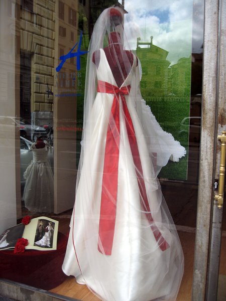 [wedding-dress-3.jpg]