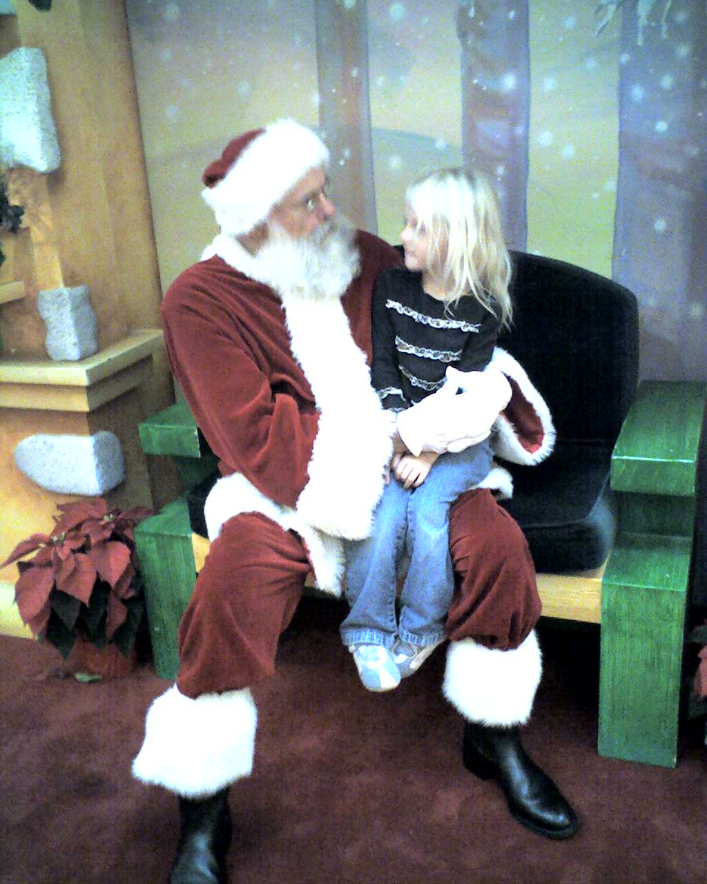 [Kylie+and+Santa.jpg]