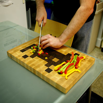 [a7cf_space_invaders_cutting_board_inuse-738223.jpg]
