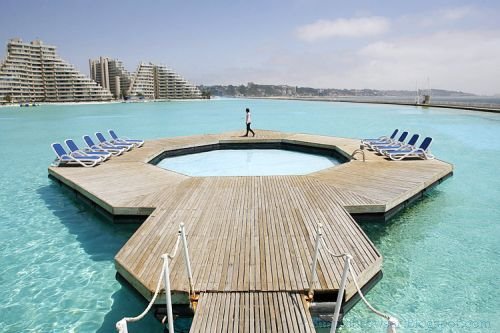[world's_largest_swimming_pool4.jpg]