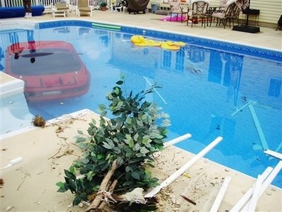 [swimming_pool_car_park2.jpg]