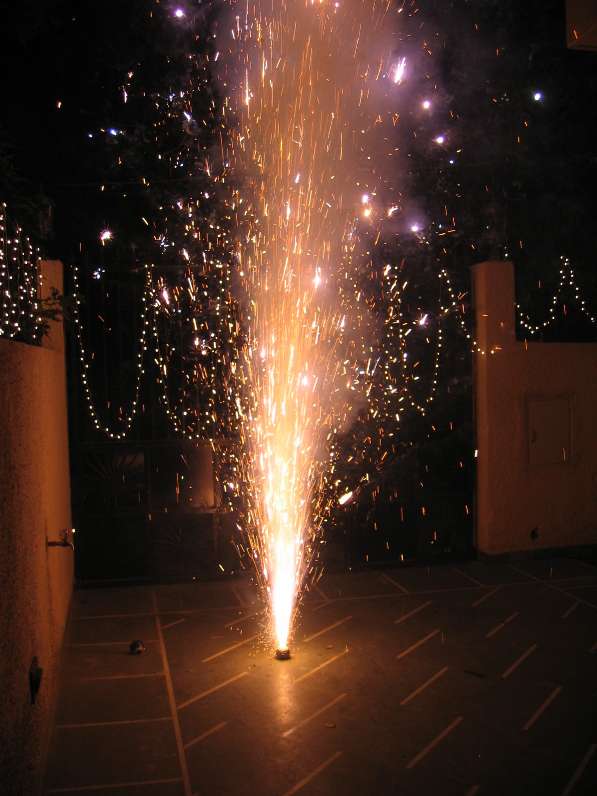 [Diwali_fireworks_3.jpg]