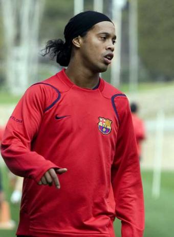 [Ronaldinho_durante_entrenamiento.jpg]