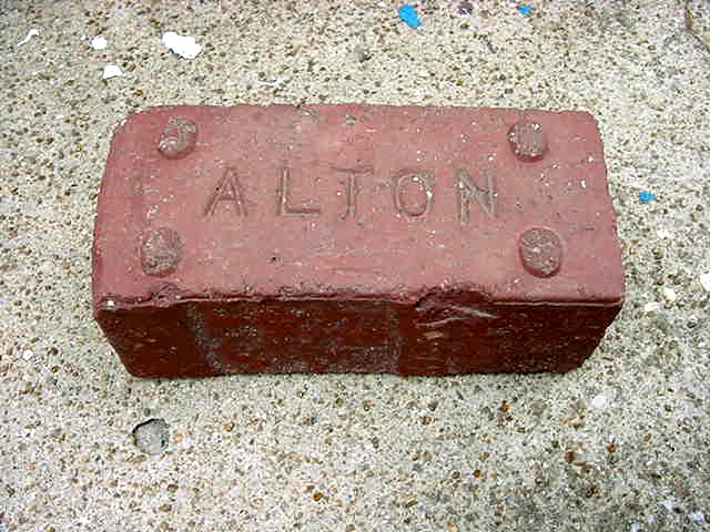 [alton+brick.jpg]