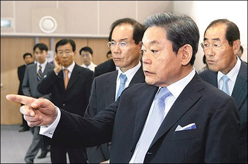 Igualito que en RD: el Presidente de Samsung es acusado de corrupción pero no irá a la cárcel