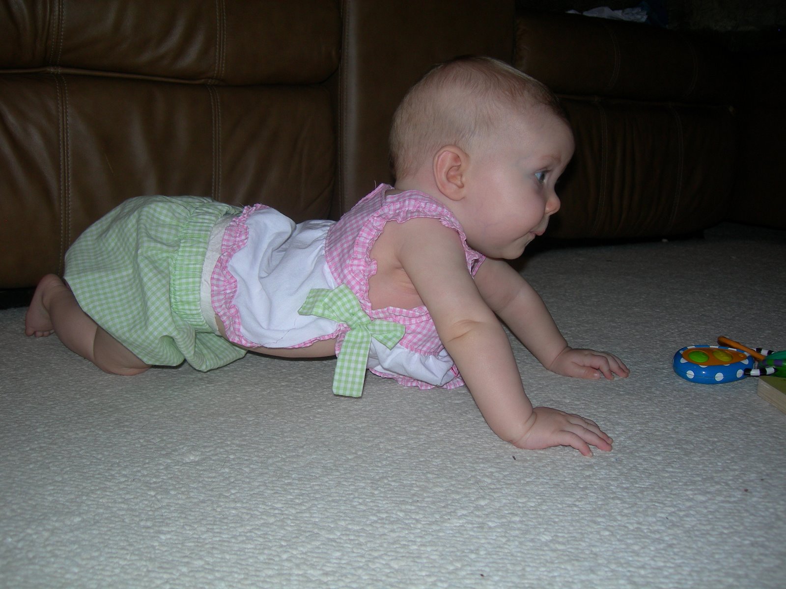 [Maggie+almost+crawling+006.jpg]