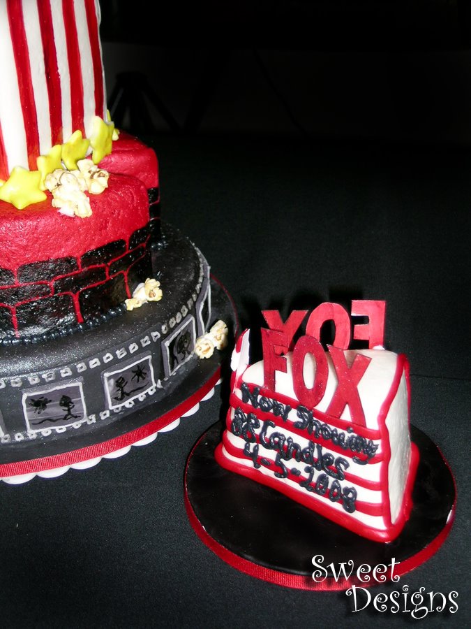 [close+up+of+foxcake+marquee.jpg]