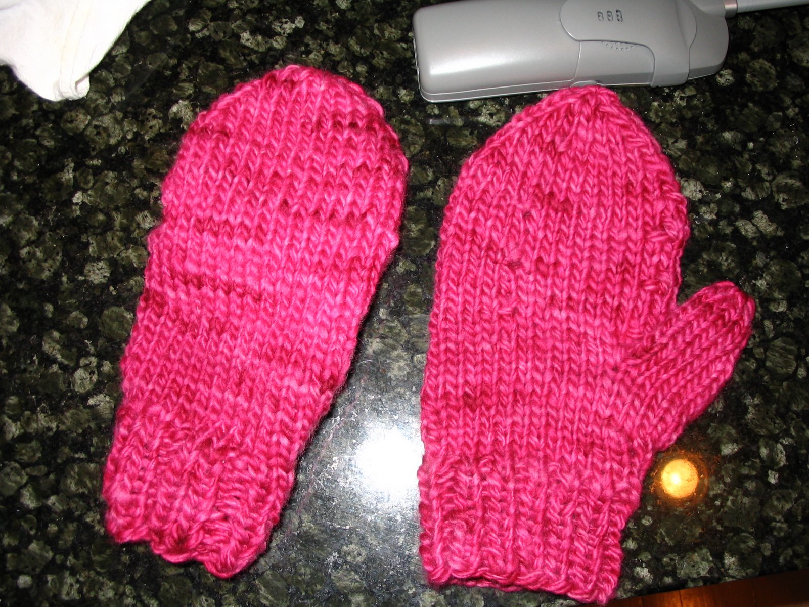 [Felted+Mittens+3-2005+(not+yet+felted).JPG]