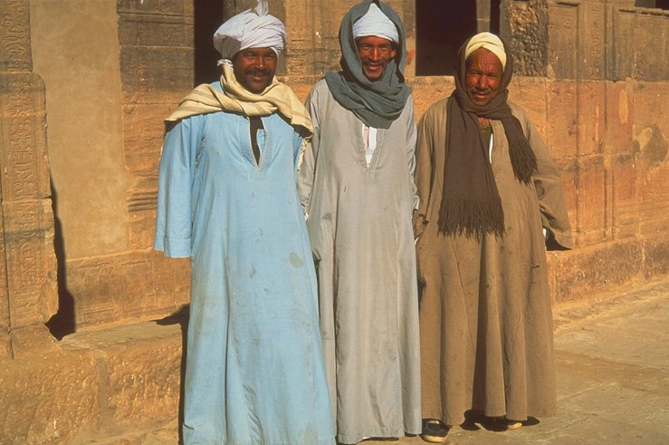 [Aswan+Egyptians.jpg]