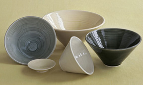 [AE_Mieko+bowls.jpg]