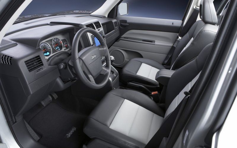 [2008-jeep-patriot-interior.jpg]