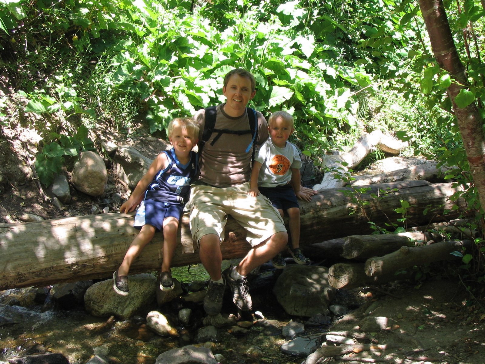 [2008-Family+Hike+to+Holbrook+Canyon+002.jpg]