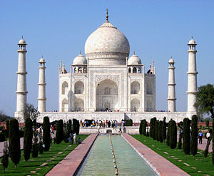 [Taj_Mahal_in_March_2004.jpg]