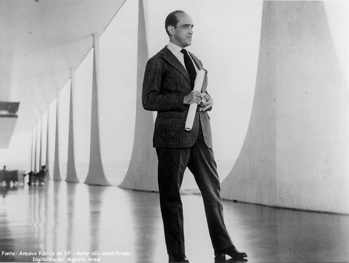 [Oscar+Niemeyer.+1907.jpg]
