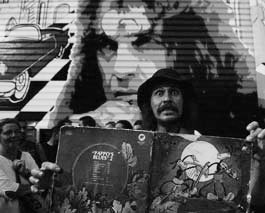 [zappa+en+el+mural.jpg]