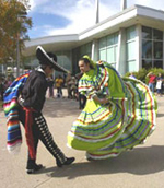 [Mexican_dancers.jpg]