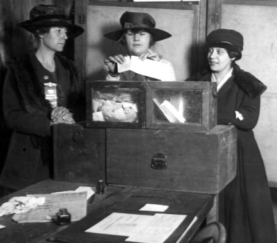 [women_vote_ny_1917.jpg]