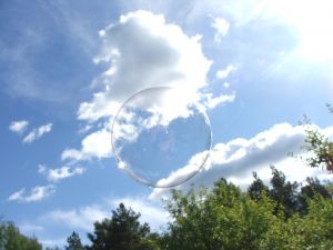 [375337_soap_bubble_in_the_air.jpg]