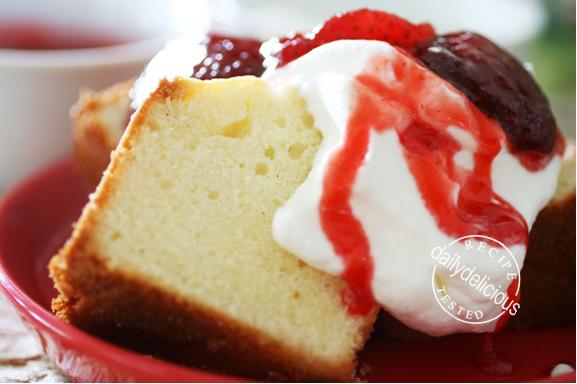 [Luxe+Pound+Cake+with+Strawberry+Sauce_1.jpg]
