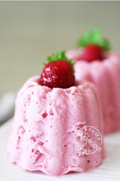 [Raspberry+Ice+cream+bombe_5.jpg]