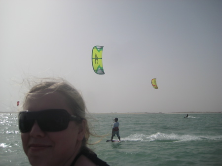 [me+n+kite+surfers.jpg]